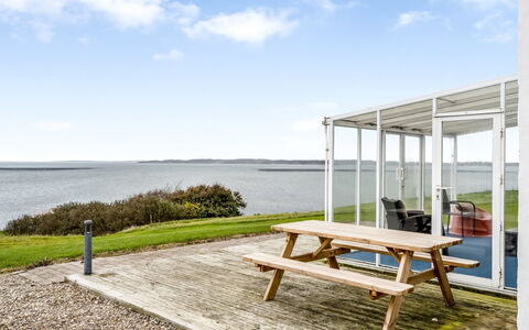 Thorge - 75M to the Fjord: Veranda, Schaduw, Kust, Outdoor Structuur, Buitenmeubels, Dek