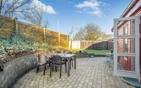 Alpi - 250M to the Fjord: Meubilair, Buitenmeubels, Land Lot, Tuin, Backyard, Stoel, Werf, Buitentafel, Landscaping, Schaduw