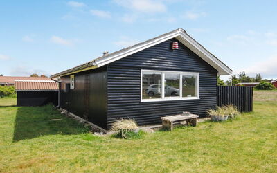 Engelbertine - 900M from the Sea