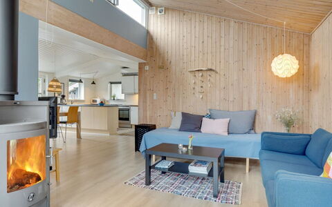 Ljupka - 1Km from the Sea: Interieur Ontwerp, Flooring, Meubilair, Hout, Plafond, Verdieping, Kamer, Woonkamer, Verlichting, Lichte Inrichting