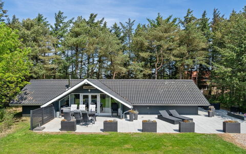 Hjalmara - 900M from the Sea: Plantengemeenschap, Zonlicht, Kruidachtige Plant, Tuin, Plantage, Landbouw, Boerderij