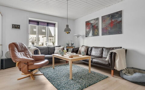 Thilla - 100M from the Sea: Meubilair, Flooring, Interieur Ontwerp, Bankstel, Verdieping, Woonkamer, Hout, Houten Vloer, Huis, Kamer