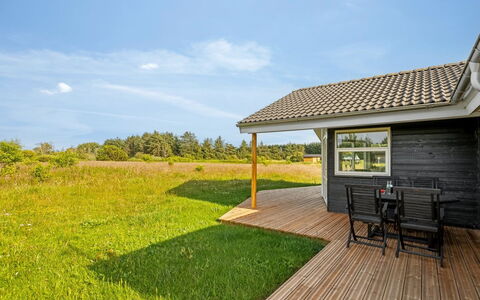 Sulki - 3.5Km from the Sea: Verblijf, Huis, Huis, Dak, Veranda, Landgoed, Siding, Garden Gebouwen, Boerderij, Werf