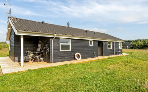 Sulki - 3.5Km from the Sea: Verblijf, Huis, Huis, Dak, Veranda, Landgoed, Siding, Garden Gebouwen, Boerderij, Werf