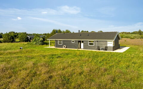 Sulki - 3.5Km from the Sea: Verblijf, Huis, Huis, Dak, Veranda, Landgoed, Siding, Garden Gebouwen, Boerderij, Werf