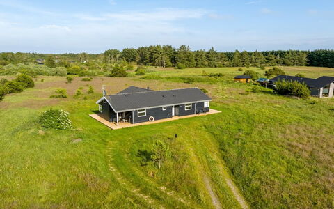 Sulki - 3.5Km from the Sea: Verblijf, Huis, Huis, Dak, Veranda, Landgoed, Siding, Garden Gebouwen, Boerderij, Werf