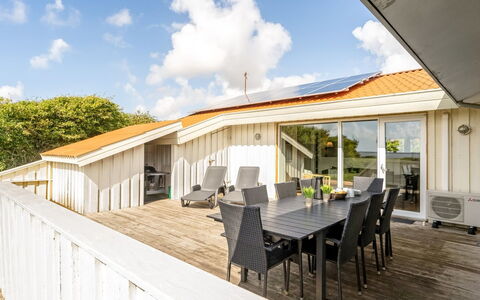 Sulevi - 200M to the Fjord: Verblijf, Huis, Huis, Dak, Veranda, Landgoed, Siding, Garden Gebouwen, Boerderij, Werf