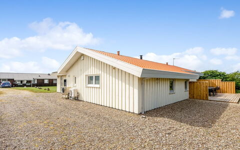 Sulevi - 200M to the Fjord: Verblijf, Huis, Huis, Dak, Veranda, Landgoed, Siding, Garden Gebouwen, Boerderij, Werf
