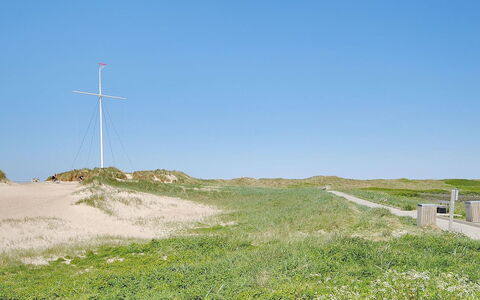 Eleen - 100M to the Fjord: Dak, Huis, Land Lot, Huis, Verblijf, Landgoed, Garden Gebouwen, Schaduw, Blokhut, Landscaping