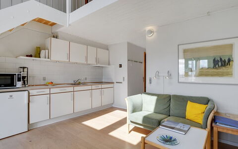 Siunde - 100M to the Fjord: Interieur Ontwerp, Flooring, Meubilair, Verdieping, Plafond, Appartement, Kamer, Bankstel, Stoel, Woonkamer
