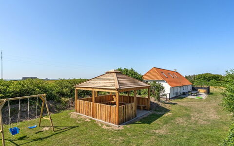Ailke - 2Km to the Fjord: Lucht, Dak, Wolk, Land Lot, Plain, Landelijk Gebied, Verblijf, Schaduw, Boerderij, Garden Gebouwen