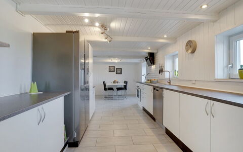 Ailke - 2Km to the Fjord: Flooring, Plafond, Interieur Ontwerp, Hout, Verdieping, Keuken, Countertop, Verlichting, Lichte Inrichting, Houten Vloer