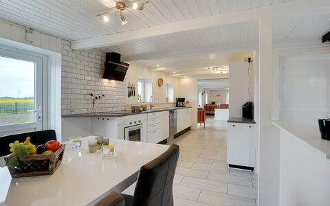 Ailke - 2Km to the Fjord: Plafond, Huis, Countertop, Cabinetry, Hardwood, Keuken, Lichte Inrichting, Winter, Keuken En Eettafel, Daylighting