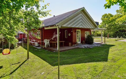 Flugha - 500M to the Fjord: Huis, Dak, Huis, Verblijf, Gazon, Tuin, Siding, Boerderij, Werf, Backyard