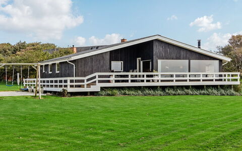 Emanuela - 350M to the Fjord: Hout, Veranda, Architectuur, Huis, Huis, Verblijf, Land Lot, Dak, Boerderij, Siding
