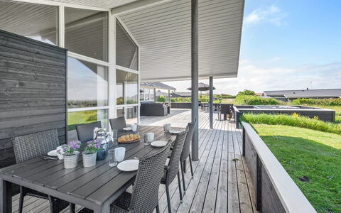 Nahel - 150M to the Fjord: Hout, Huis, Veranda, Dek, Hardwood, Dak, Beits, Houten Vloer, Eco Hotel