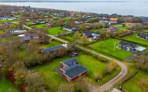 Scarlet - 400M to the Fjord: Gras, Grasland, Landschap, Ecoregio, Plain, Plantengemeenschap, Land Lot, Buitenmeubels, Prairie, Shrubland