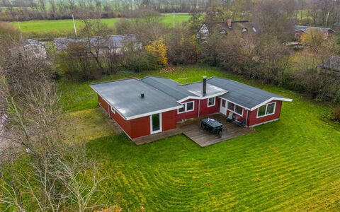 Scarlet - 400M to the Fjord: Gras, Grasland, Landschap, Ecoregio, Plain, Plantengemeenschap, Land Lot, Buitenmeubels, Prairie, Shrubland