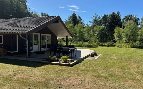 Aman - 700M to the Fjord: Hout, Tuin, Backyard, Land Lot, Huis, Dak, Schaduw, Dek, Hardwood, Werf