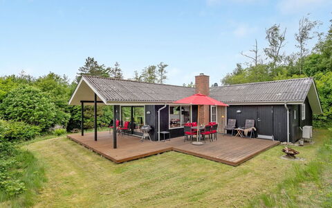 Melissa - 300M to the Fjord: Hout, Huis, Veranda, Dek, Hardwood, Dak, Beits, Houten Vloer, Eco Hotel