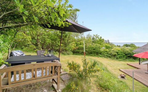 Melissa - 300M to the Fjord: Hout, Huis, Veranda, Dek, Hardwood, Dak, Beits, Houten Vloer, Eco Hotel