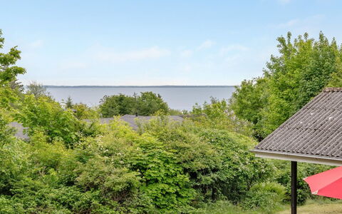 Melissa - 300M to the Fjord: Hout, Huis, Veranda, Dek, Hardwood, Dak, Beits, Houten Vloer, Eco Hotel
