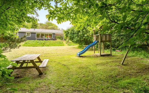 Melissa - 300M to the Fjord: Hout, Huis, Veranda, Dek, Hardwood, Dak, Beits, Houten Vloer, Eco Hotel