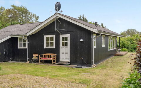 Melissa - 300M to the Fjord: Hout, Huis, Veranda, Dek, Hardwood, Dak, Beits, Houten Vloer, Eco Hotel