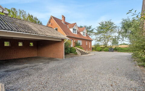 Auguste - 1.5Km to the Fjord: Dak, Huis, Land Lot, Huis, Verblijf, Landgoed, Garden Gebouwen, Schaduw, Blokhut, Landscaping