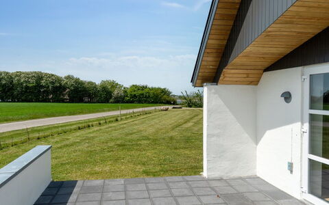 Imilie - 250M to the Fjord: Dak, Huis, Land Lot, Huis, Verblijf, Landgoed, Garden Gebouwen, Schaduw, Blokhut, Landscaping