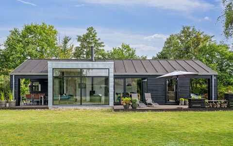 Yukon - 150M from the Sea: Dak, Huis, Huis, Verblijf, Siding, Landgoed, Oprit, Garden Gebouwen, Werf, Schuur