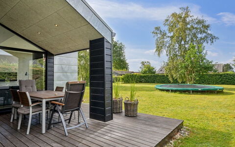 Yukon - 150M from the Sea: Dak, Huis, Huis, Verblijf, Siding, Landgoed, Oprit, Garden Gebouwen, Werf, Schuur