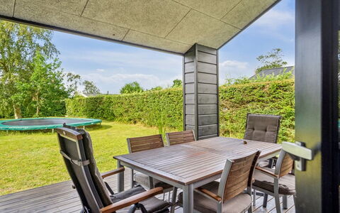Yukon - 150M from the Sea: Dak, Huis, Huis, Verblijf, Siding, Landgoed, Oprit, Garden Gebouwen, Werf, Schuur