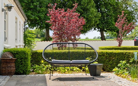 Malinda - 500M from the Sea: Appartement, Schaduw, Balkon, Stoel, Hek, Buitenmeubels, Aluminium, Kunstgras