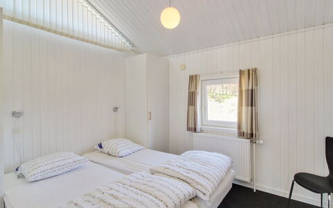 Rani - 800M from the Sea: Hout, Huis, Plafond, Verdieping, Slaapkamer, Bed, Bedding, Laken, Hardwood, Bed Frame