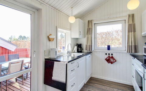 Rani - 800M from the Sea: Huis, Huis, Verblijf, Freezing, Sneeuw, Hardwood, Kraan, Winter, Keuken, Plank