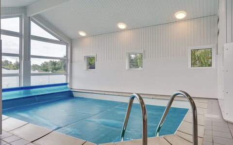 Bjarki - 800M from the Sea: Dak, Huis, Huis, Verblijf, Deur, Siding, Dek, Veranda, Plank, Hardwood