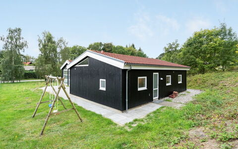 Bjarki - 800M from the Sea: Dak, Huis, Huis, Verblijf, Deur, Siding, Dek, Veranda, Plank, Hardwood