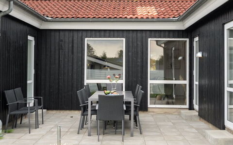 Bjarki - 800M from the Sea: Dak, Huis, Huis, Verblijf, Deur, Siding, Dek, Veranda, Plank, Hardwood