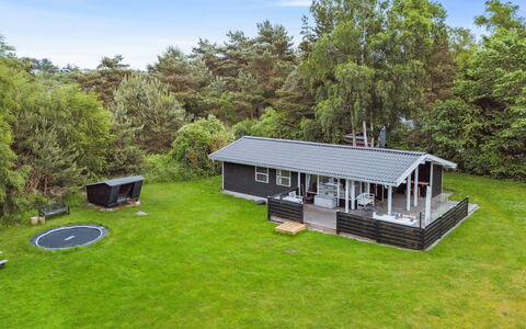 Morten - 500M from the Sea: Thatching, Verblijf, Huis, Dak, Huis, Boerderij, Hut, Landgoed, Dorp