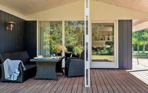 Gardis - 100M from the Sea: Dak, Huis, Huis, Verblijf, Siding, Landgoed, Oprit, Garden Gebouwen, Werf, Schuur