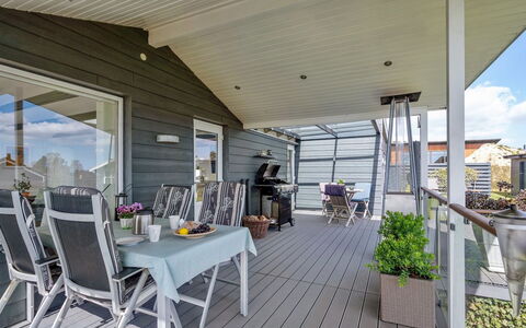 Kuno - 300M from the Sea: Dak, Huis, Huis, Verblijf, Siding, Landgoed, Oprit, Garden Gebouwen, Werf, Schuur
