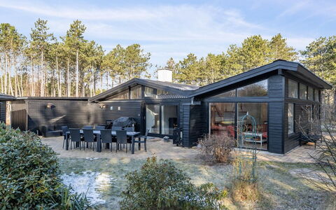 Keyla - 50M from the Sea: Dak, Huis, Huis, Verblijf, Siding, Landgoed, Oprit, Garden Gebouwen, Werf, Schuur