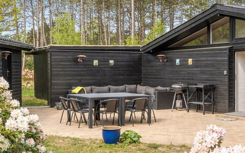 Keyla - 50M from the Sea: Dak, Huis, Huis, Verblijf, Siding, Landgoed, Oprit, Garden Gebouwen, Werf, Schuur