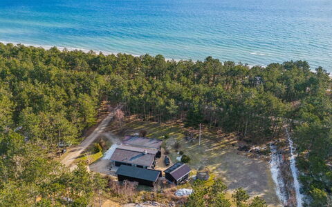 Keyla - 50M from the Sea: Dak, Huis, Huis, Verblijf, Siding, Landgoed, Oprit, Garden Gebouwen, Werf, Schuur