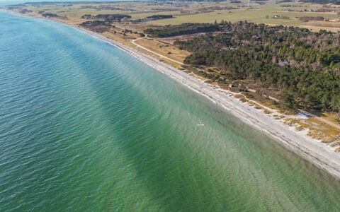 Keyla - 50M from the Sea: Dak, Huis, Huis, Verblijf, Siding, Landgoed, Oprit, Garden Gebouwen, Werf, Schuur