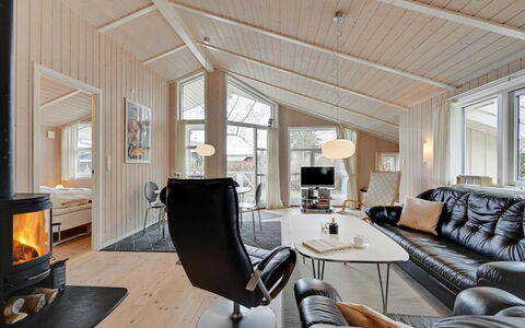Sitka - 250M from the Sea: Dak, Huis, Huis, Verblijf, Siding, Landgoed, Oprit, Garden Gebouwen, Werf, Schuur