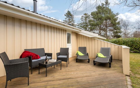 Sitka - 250M from the Sea: Dak, Huis, Huis, Verblijf, Siding, Landgoed, Oprit, Garden Gebouwen, Werf, Schuur