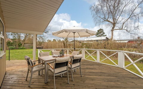 Sitka - 250M from the Sea: Dak, Huis, Huis, Verblijf, Siding, Landgoed, Oprit, Garden Gebouwen, Werf, Schuur