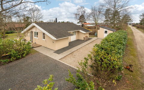 Sitka - 250M from the Sea: Dak, Huis, Huis, Verblijf, Siding, Landgoed, Oprit, Garden Gebouwen, Werf, Schuur